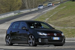 Fotos_do_Golf_Gti_com_rodas_esportivas_MKVI