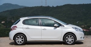 Fotos_e_informacoes_Peugeot_208_2015_5