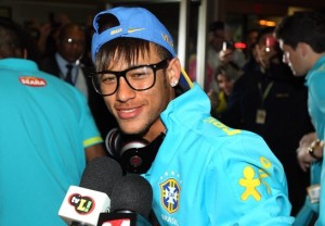 Oculos_do_Neymar_conheca_sua_colecao_10