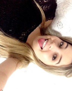 Fotos para fake loira facebook e whatsapp 10