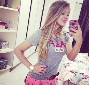 Fotos para fake loira facebook e whatsapp 17