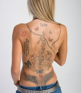 Fotos e ideias Tatuagem Feminina nas Costas 3