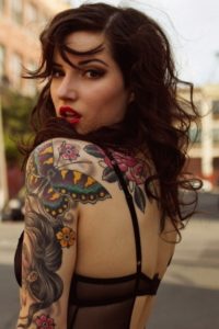 Fotos de tatuagens femininas no braço 