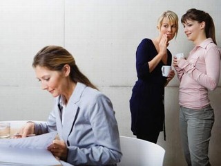 Como lidar com gente fofoqueira no ambiente de trabalho 2