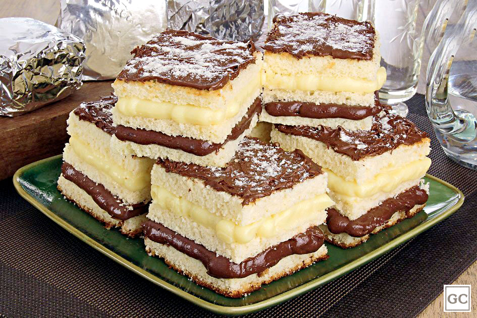 Bolo Com Recheio De Leite Ninho e Nutella