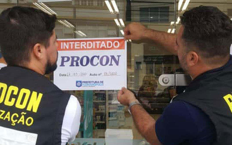 Abuso : Prefeitura de Florianópolis fecha farmácia